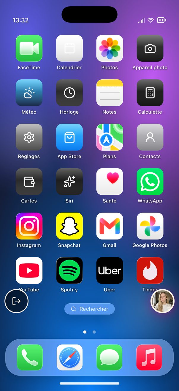 L'écran d'accueil du téléphone cloné et ses applications.